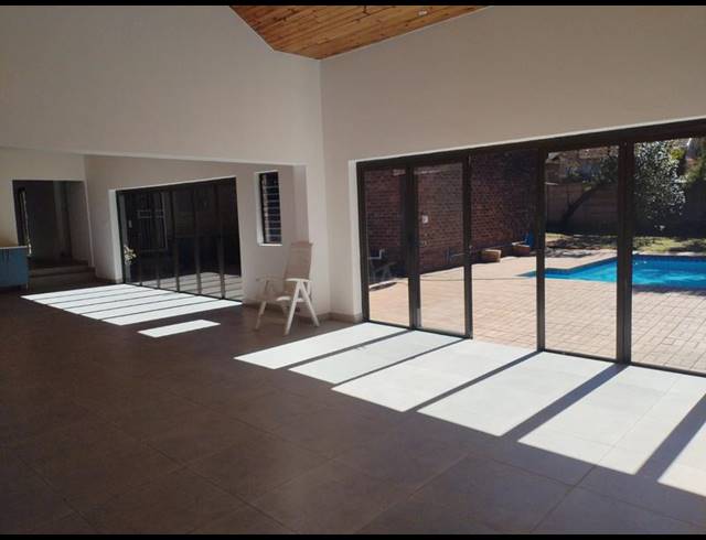 3 BEDROOM HOUSE FOR SALE IN VANDERBIJLPARK SE 3